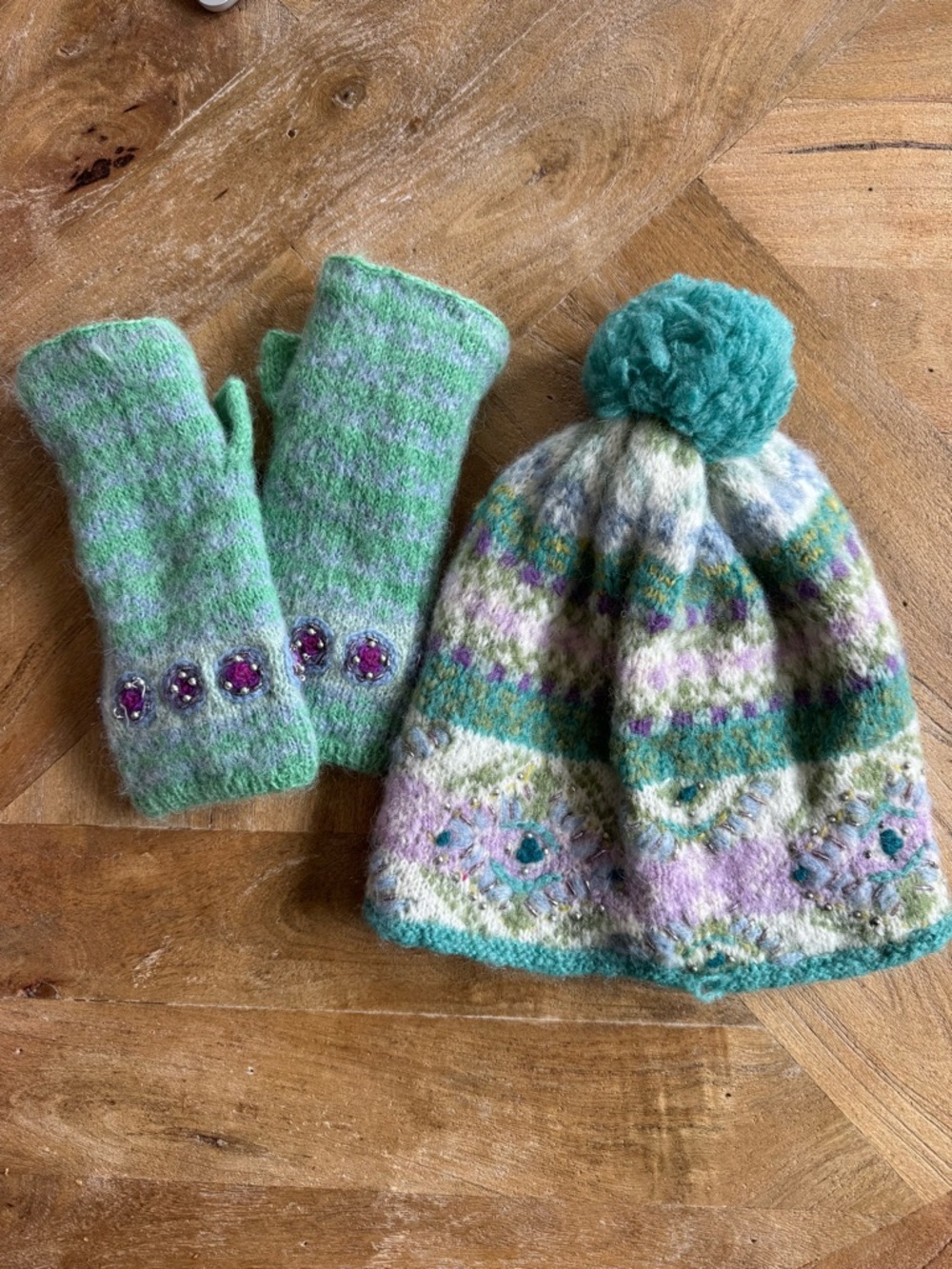French Knot Hand-Beaded Wool Mohair Hat & Mittens Set